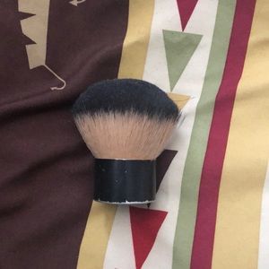 Kabuki brush